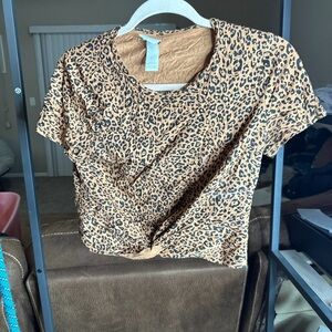 Cropped leopard top! Like new no rips or signs of wear
